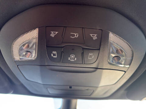 2025 Chrysler Voyager LX