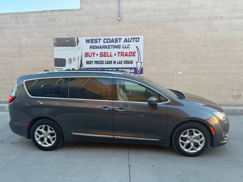 2017 Chrysler Pacifica Touring-L Plus