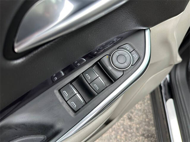 2022 Cadillac XT4 Luxury