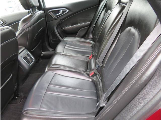 2017 Chrysler 200 Limited Platinum