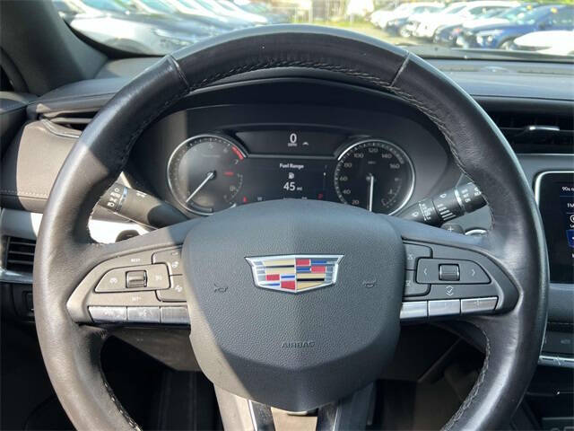 2023 Cadillac XT4 Premium Luxury