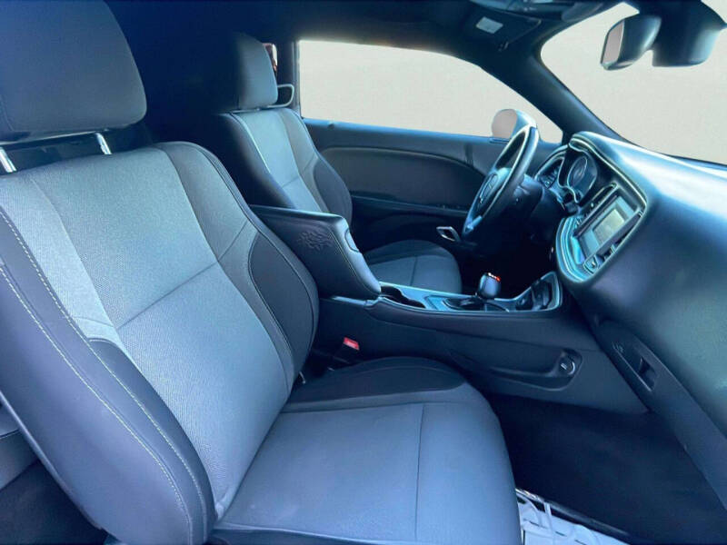 2015 Dodge Challenger SXT