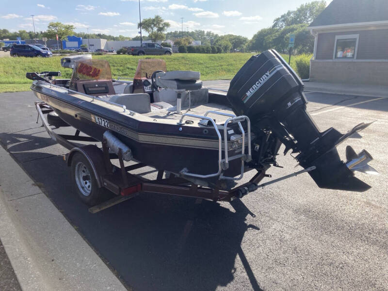 1990 Champion Fish And Ski