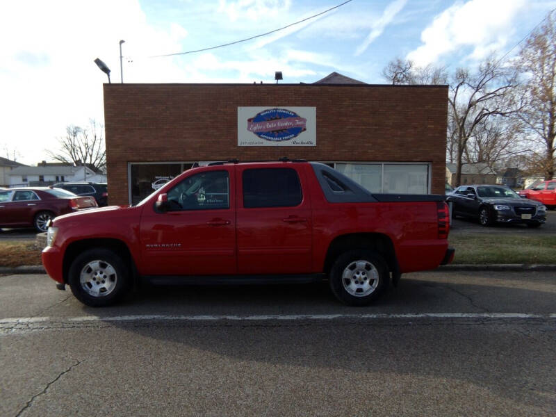2011 Chevrolet Avalanche LS's photo