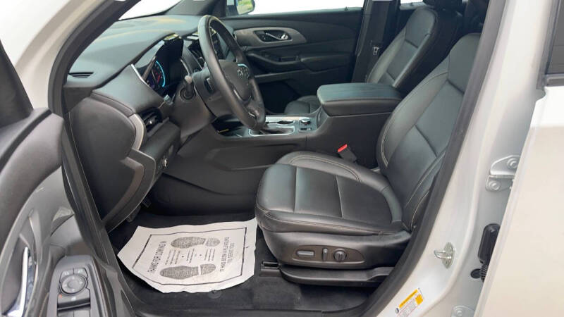 2022 Chevrolet Traverse LT Leather