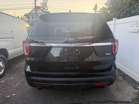 2017 Ford Explorer