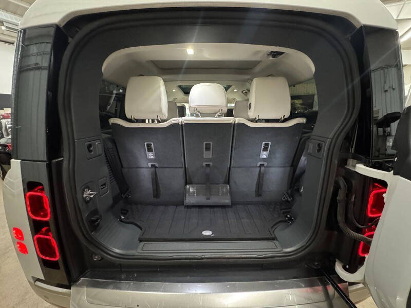 2023 Land Rover Defender 130 First Edition