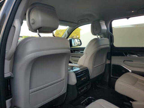 2022 Jeep Wagoneer Series III