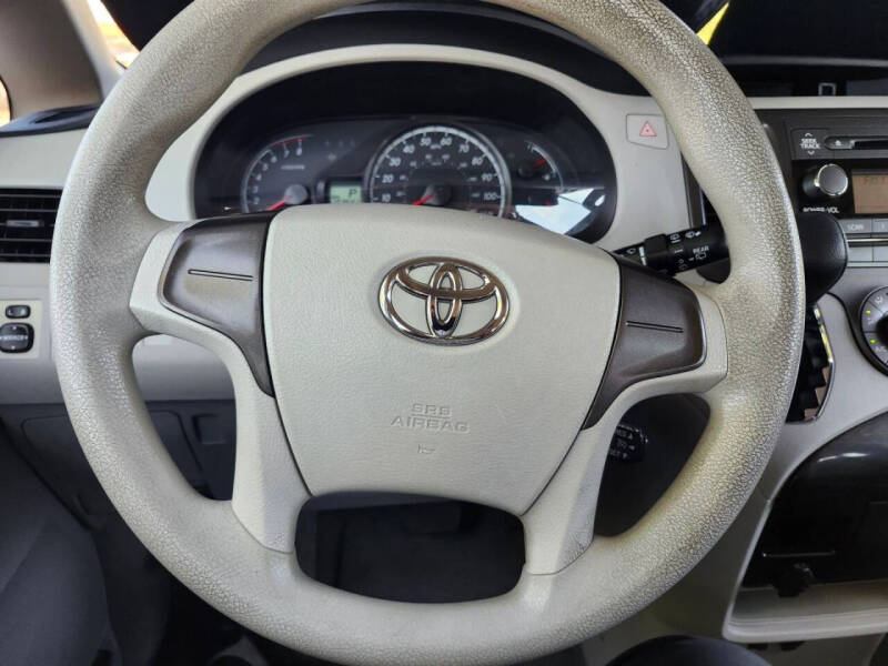 2012 Toyota Sienna