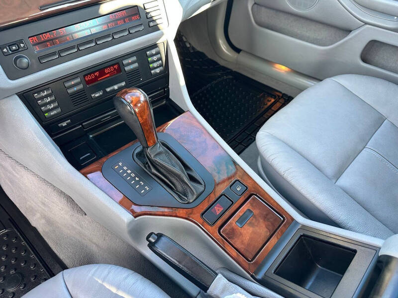 2003 BMW 5 Series 540i