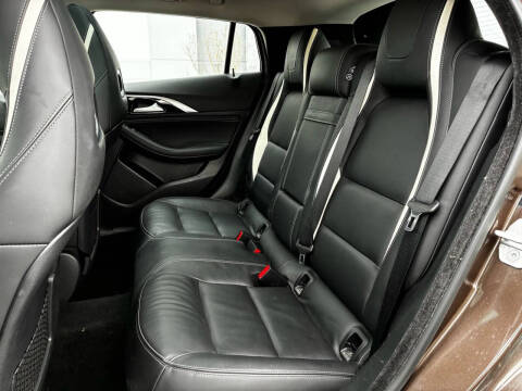 2017 Infiniti QX30 Premium