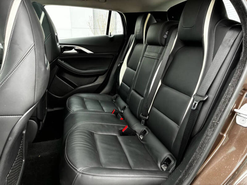 2017 Infiniti QX30 Premium