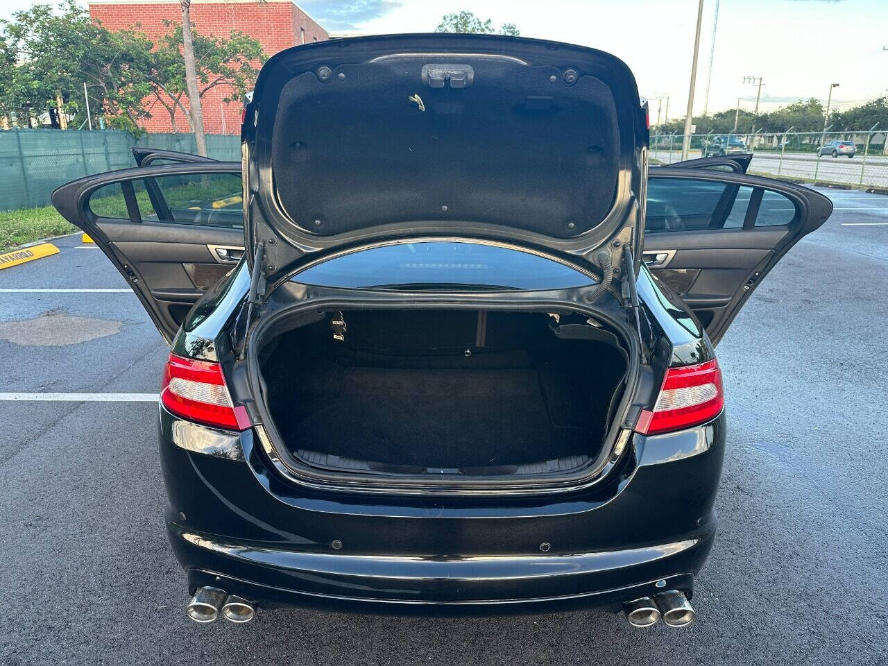 2011 Jaguar XF  - $13,900