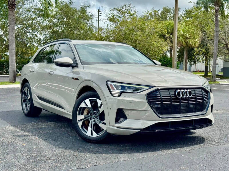 2021 Audi e-tron quattro Premium