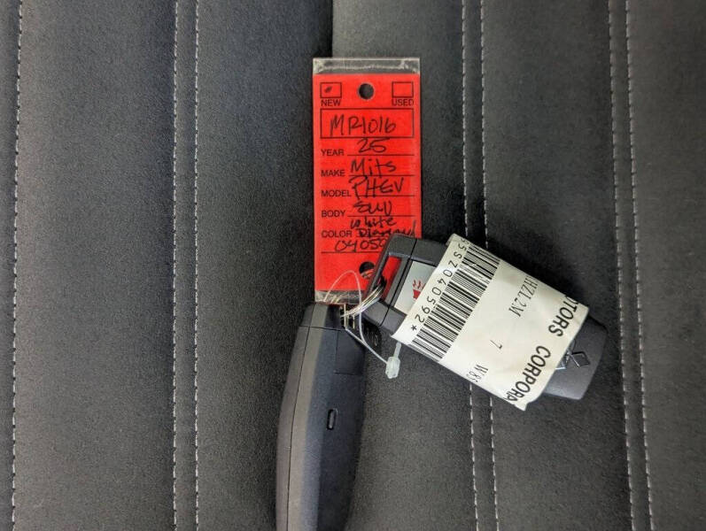 2025 Mitsubishi Outlander PHEV SE