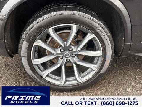 2016 Volvo XC90 T6 Momentum