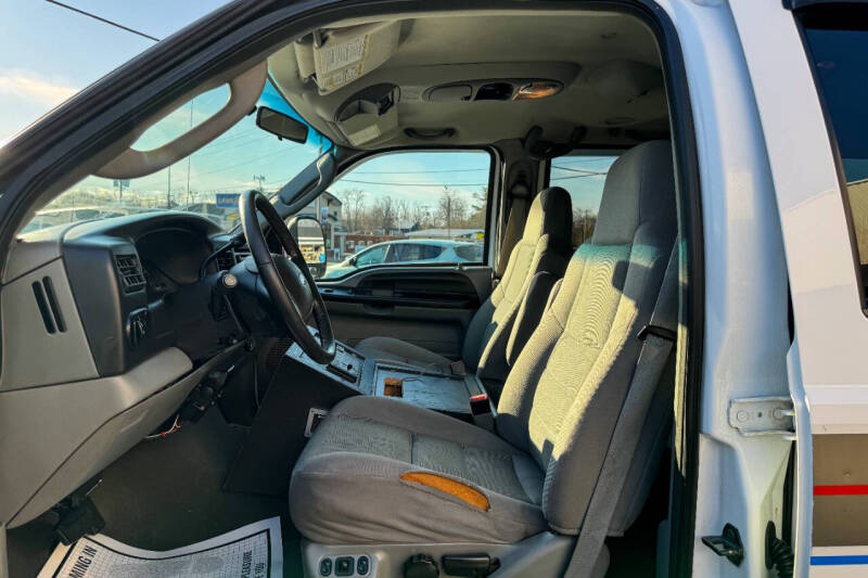 2005 Ford Excursion XLT