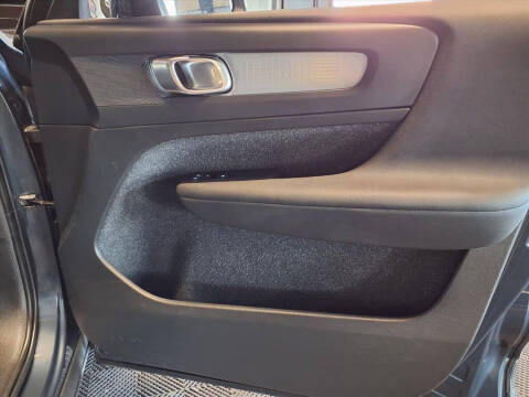 2021 Volvo XC40 T4 Momentum