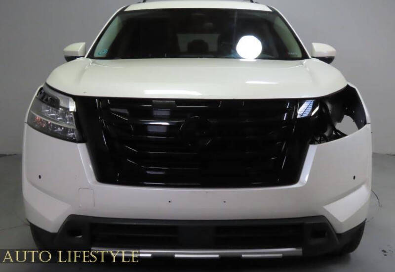 2022 Nissan Pathfinder SV