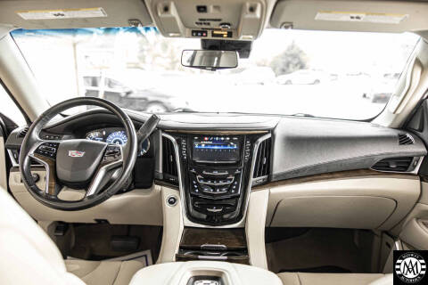 2018 Cadillac Escalade ESV Luxury