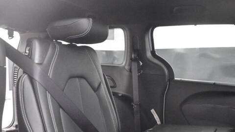 2025 Chrysler Voyager LX