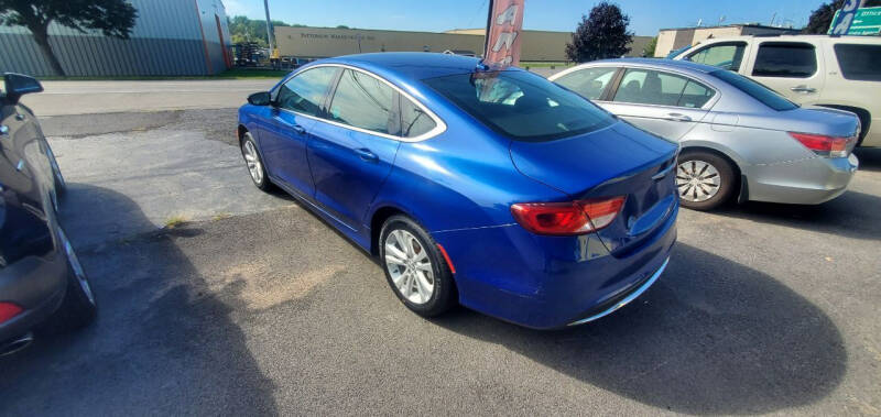 2015 Chrysler 200 Limited photo 5