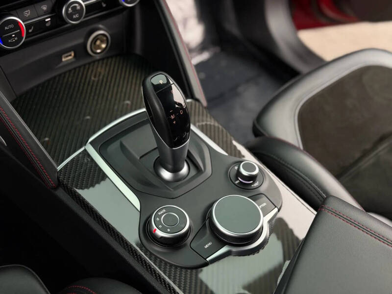 2018 Alfa Romeo Stelvio Quadrifoglio