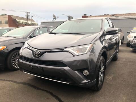 2018 Toyota RAV4 for sale at OFIER AUTO SALES in Freeport NY