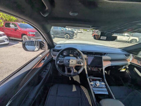 2025 Jeep Grand Cherokee Summit