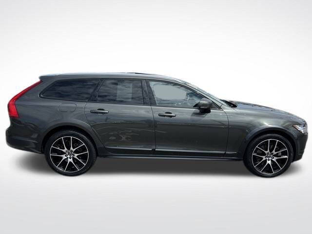 2020 Volvo V90 Cross Country T6