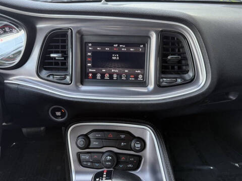 2020 Dodge Challenger SXT