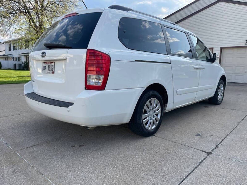 2012 Kia Sedona LX