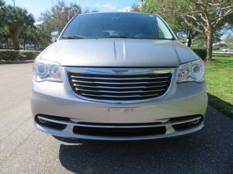 2013 Chrysler Town and Country Limited