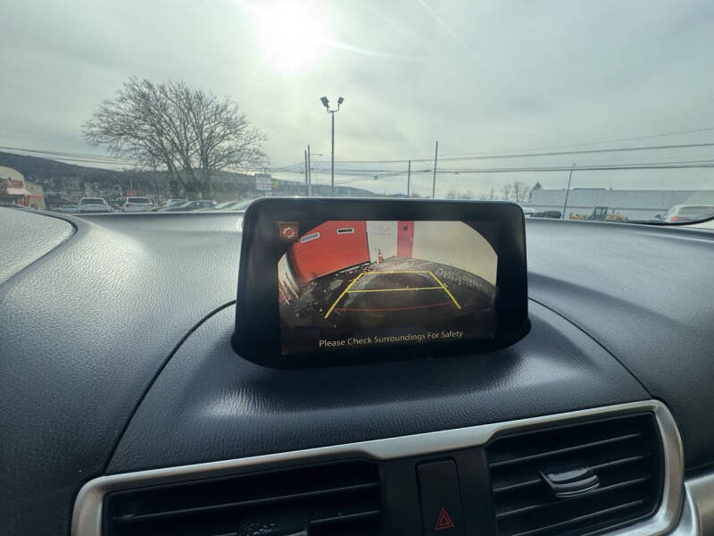 2017 Mazda MAZDA3 Sport