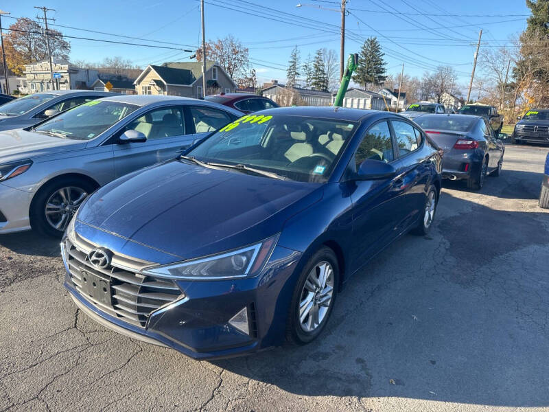 2019 Hyundai Elantra SEL photo 2