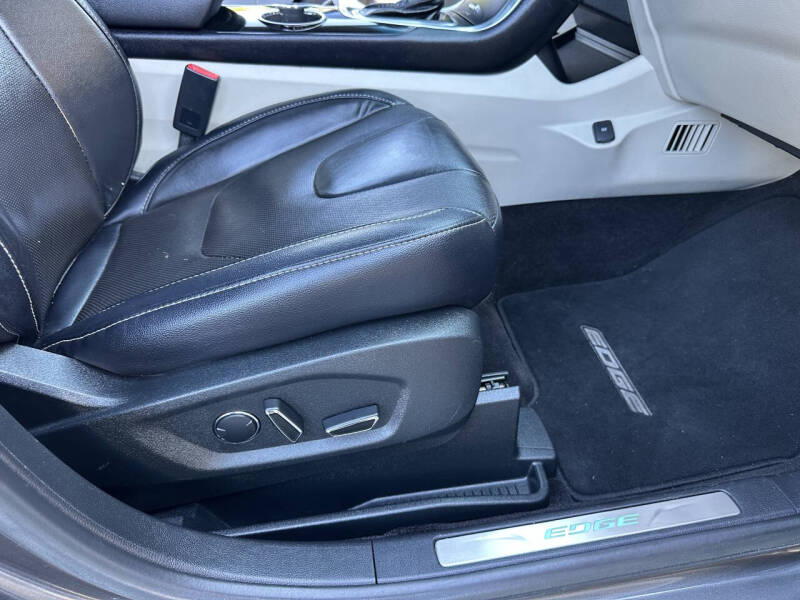 2017 Ford Edge Titanium