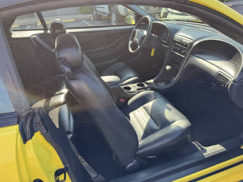 2002 Ford Mustang GT Deluxe