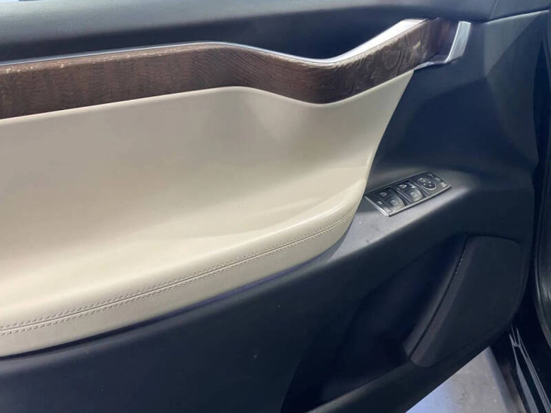 2017 Tesla Model X 75D