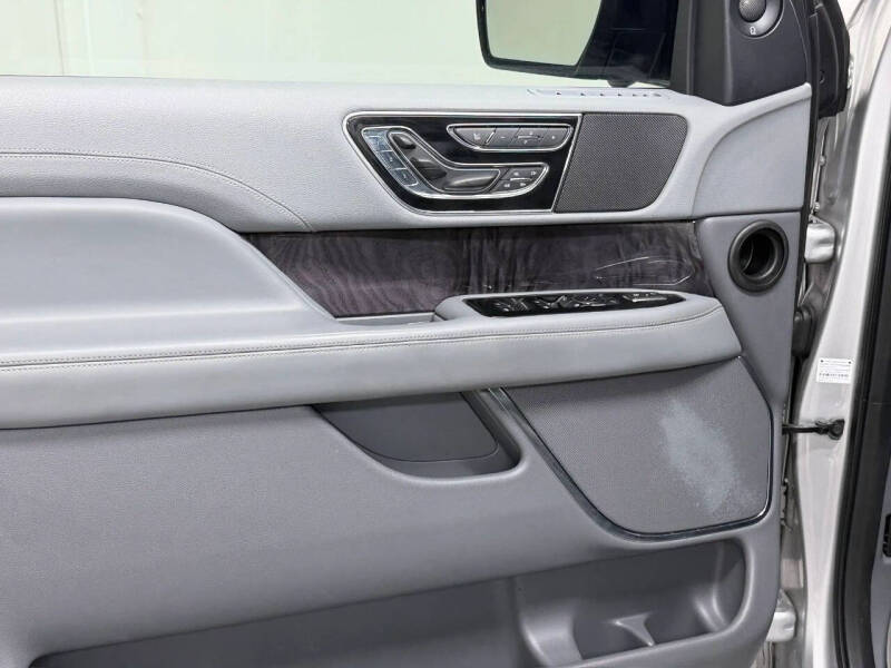 2019 Lincoln Navigator L Select