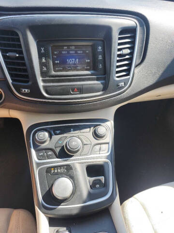 2016 Chrysler 200 Limited