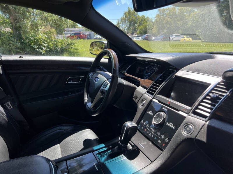 2018 Ford Taurus Limited