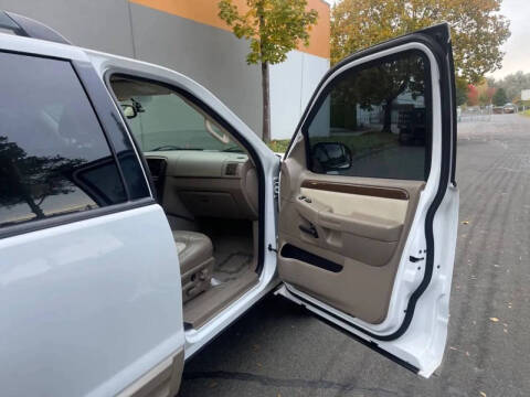 2004 Ford Explorer Eddie Bauer
