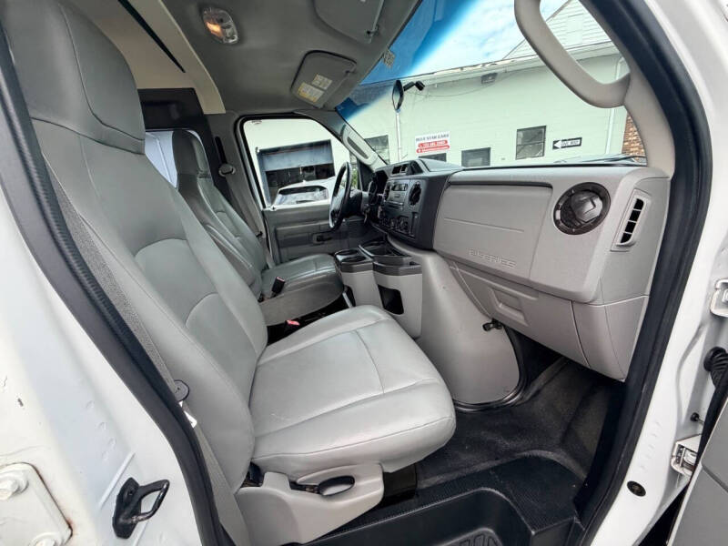 2014 Ford E-Series