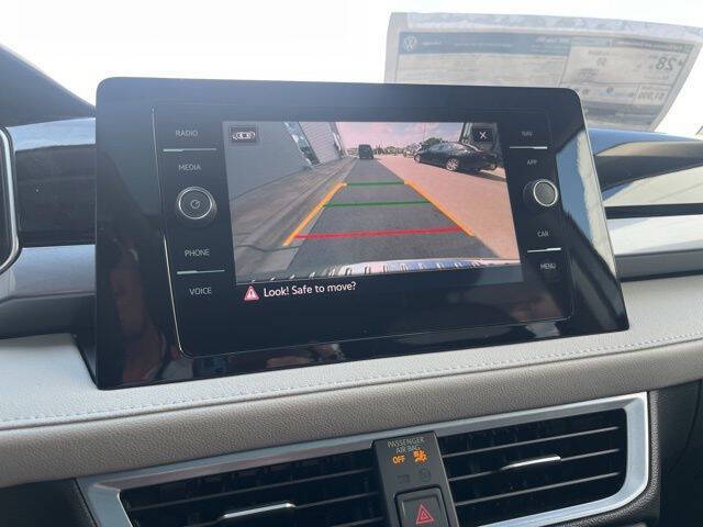 2025 Volkswagen Taos SEL 4Motion