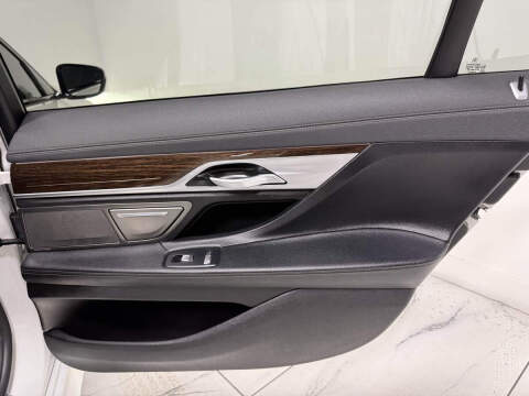 2022 BMW 7 Series 740i