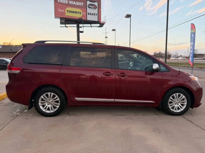 2011 Toyota Sienna Limited 7-Passenger