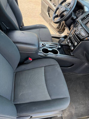 2019 Nissan Pathfinder S