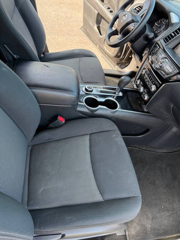 2019 Nissan Pathfinder S