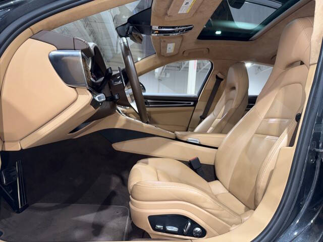 2017 Porsche Panamera Turbo