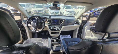 2017 Chrysler Pacifica Touring Plus
